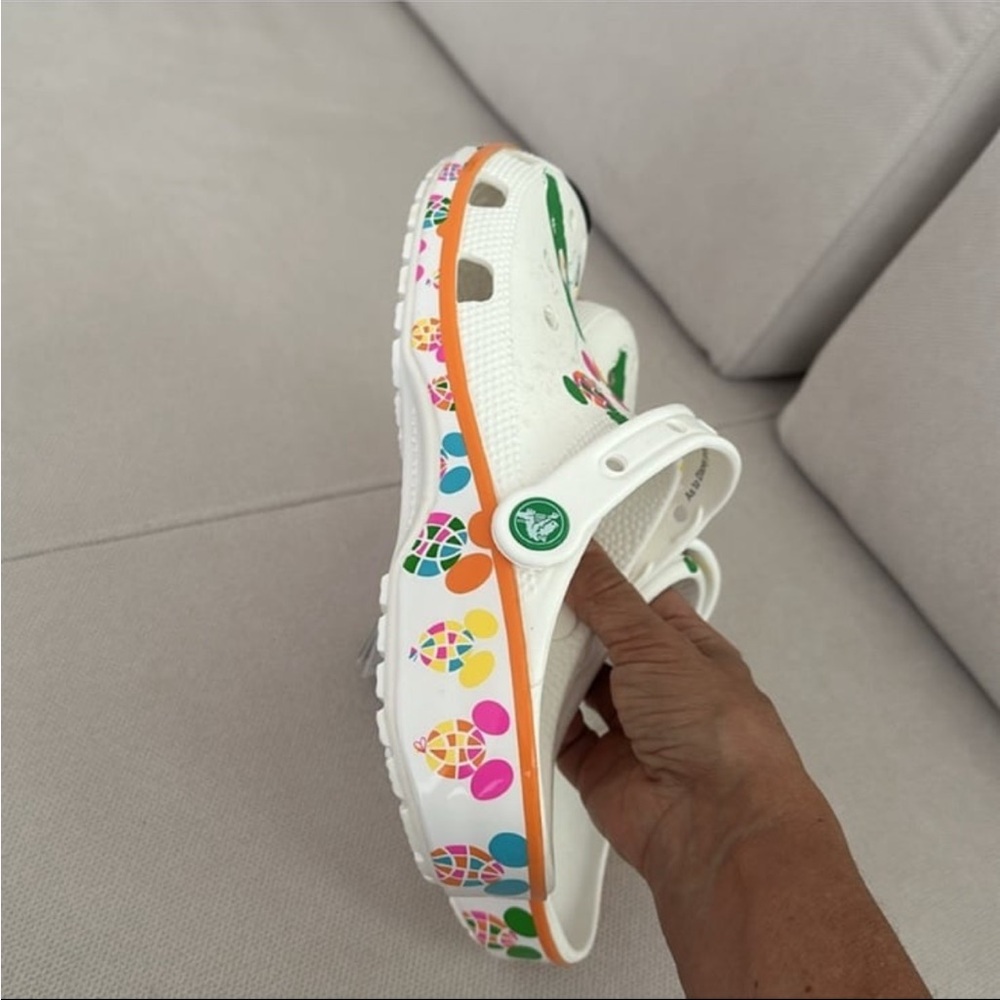 DISNEY X CROCS VAULT COLLECTION DISNEYWORLD FLORIDA WHITE NWT SIZE M7 W9 - Picture 7 of 12